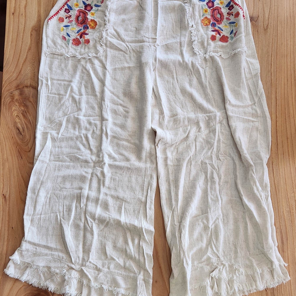 NWT Umgee Oatmeal Frayed Wide Leg Linen Pants with Floral Embroidery - 2X